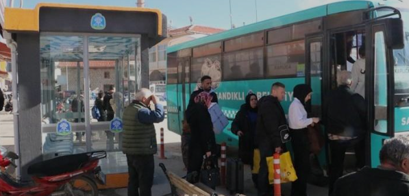 Sandıklı ilçesinde jeotermal otobüs durakları yolculara hizmet vermeye başladı